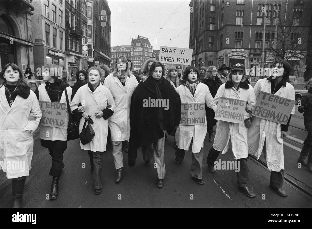Noi donne richiesta dimostra ad Amsterdam contro decisione aborto Bill Data: 18 Dicembre 1976 Località: Amsterdam, Noord-Holland Parole Chiave: Aborti Foto Stock