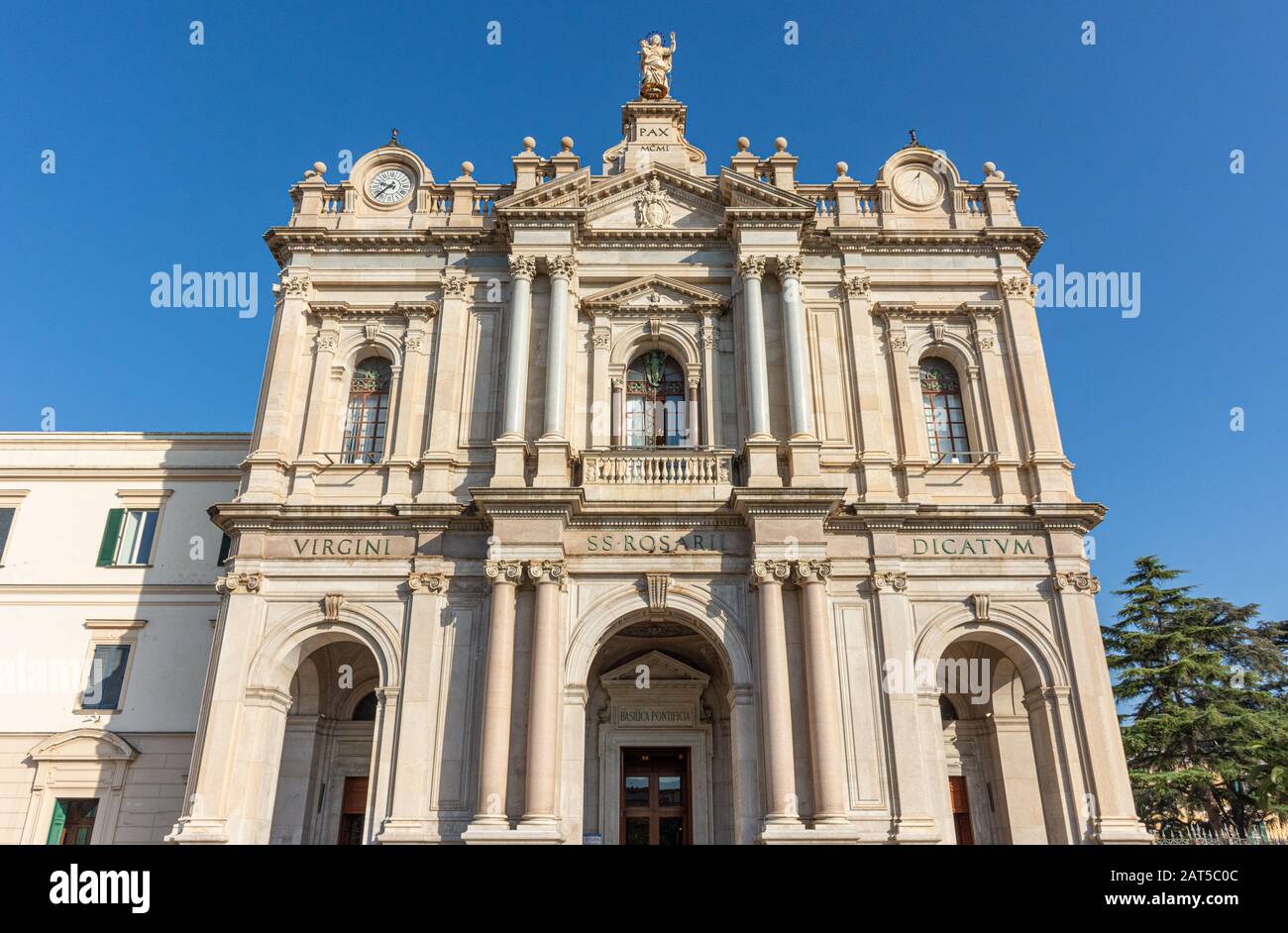 Santuario Della Beata Vergine Maria Del Santo Rosario Di Pompei Madonna di pompei immagini e fotografie stock ad alta risoluzione - Alamy