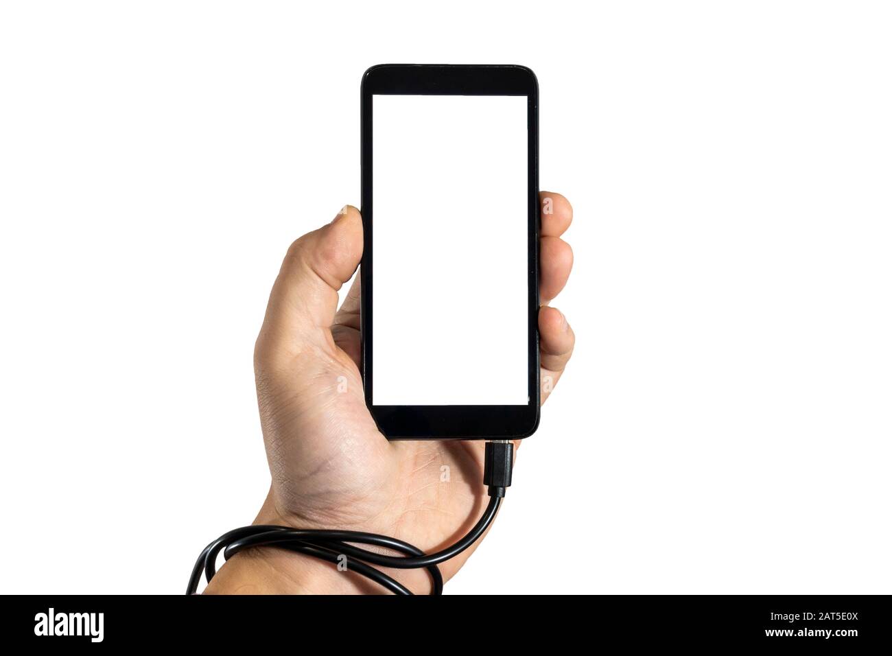 Concetto di problemi moderni. Tenere uno smartphone con cavo usb collegato intorno alla mano. Dipendenza dal telefono cellulare. Isolato su sfondo bianco. Foto Stock