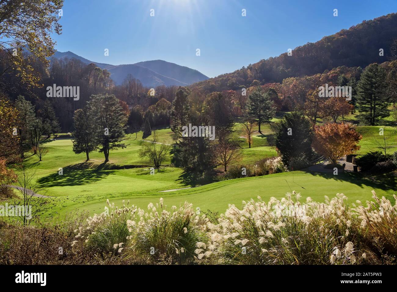 Campo da golf collinare in autunno nel North Carolina Foto Stock