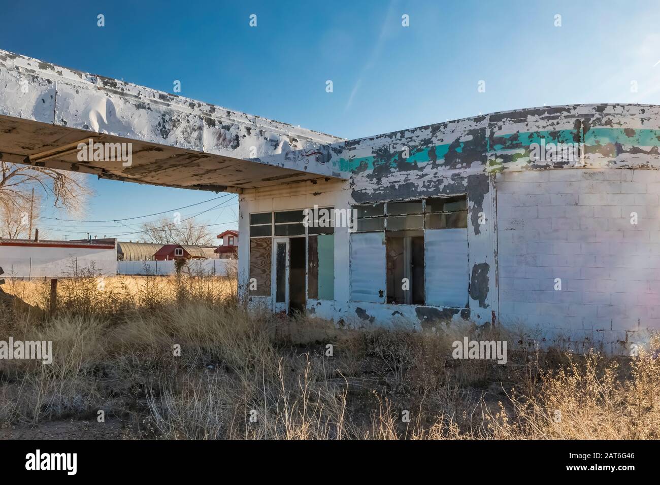 Stazione di benzina abbandonata lungo la storica Route 66 a Holbrook, Arizona, Stati Uniti [Nessun rilascio di proprietà; disponibile solo per le licenze editoriali] Foto Stock