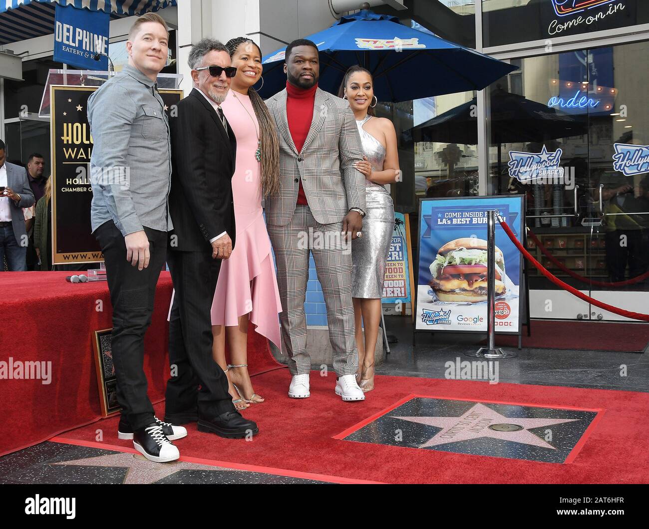 Los Angeles, Stati Uniti. 30th Gen 2020. (L-R) Power Cast - Joseph Sikora, Mark Canton, Courtney Kemp Agboh, Curtis 50 Cent Jackson, E la Anthony al Curtis 50 Cent Jackson Star Sulla Hollywood Walk Of Fame cerimonia tenutasi di fronte a Hollywood Hamburger a Hollywood, CA Giovedi, 30 gennaio 2020 (foto Di Slanlee B. Mirador/Sipa USA) credito: Sipa USA/Alamy Live News Foto Stock