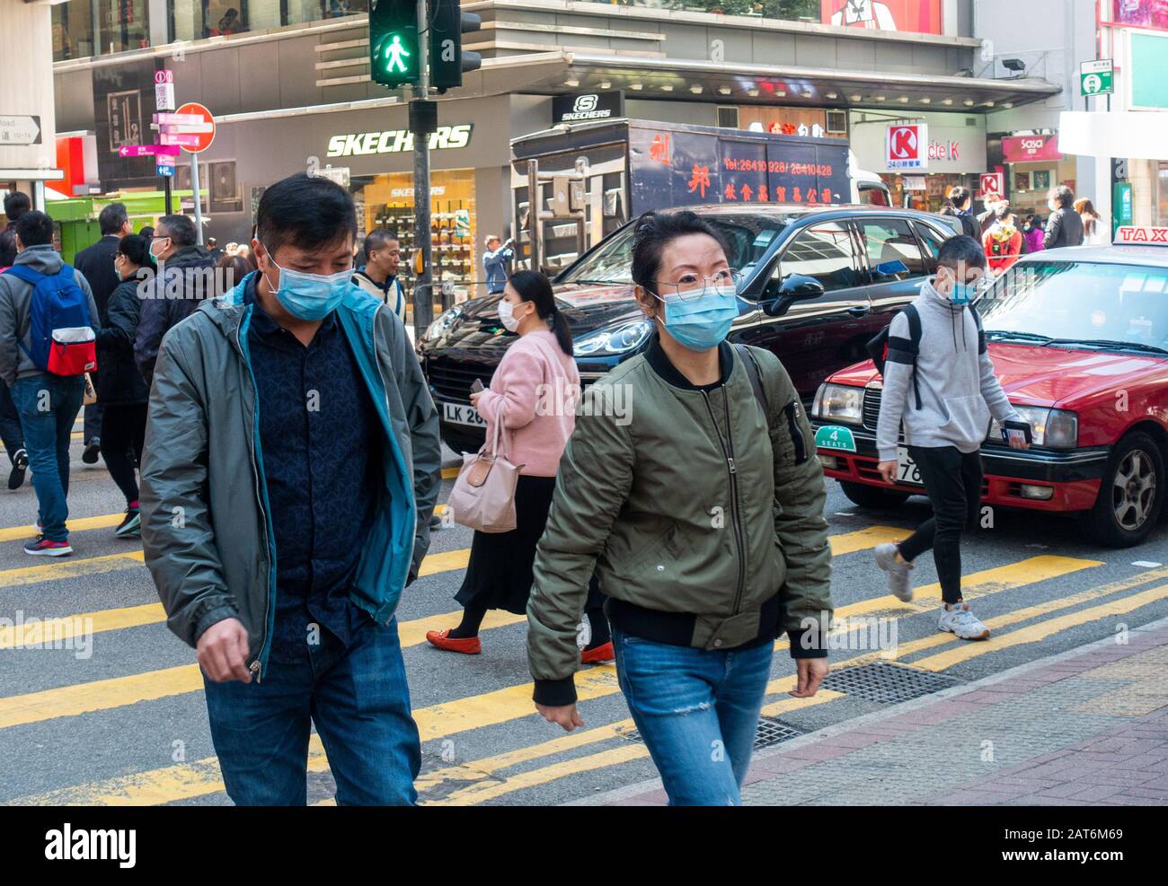 Hong Kong - Gennaio 30th, 2020: Persone che indossano maschera chirurgica nel timore di diffusione di Wuhan Coronavirus. Foto Stock
