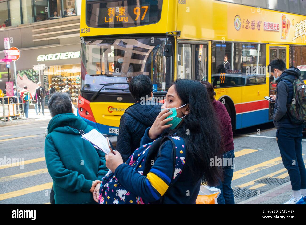 Hong Kong - Gennaio 30th, 2020: Persone che indossano maschera chirurgica nel timore di diffusione di Wuhan Coronavirus. Foto Stock