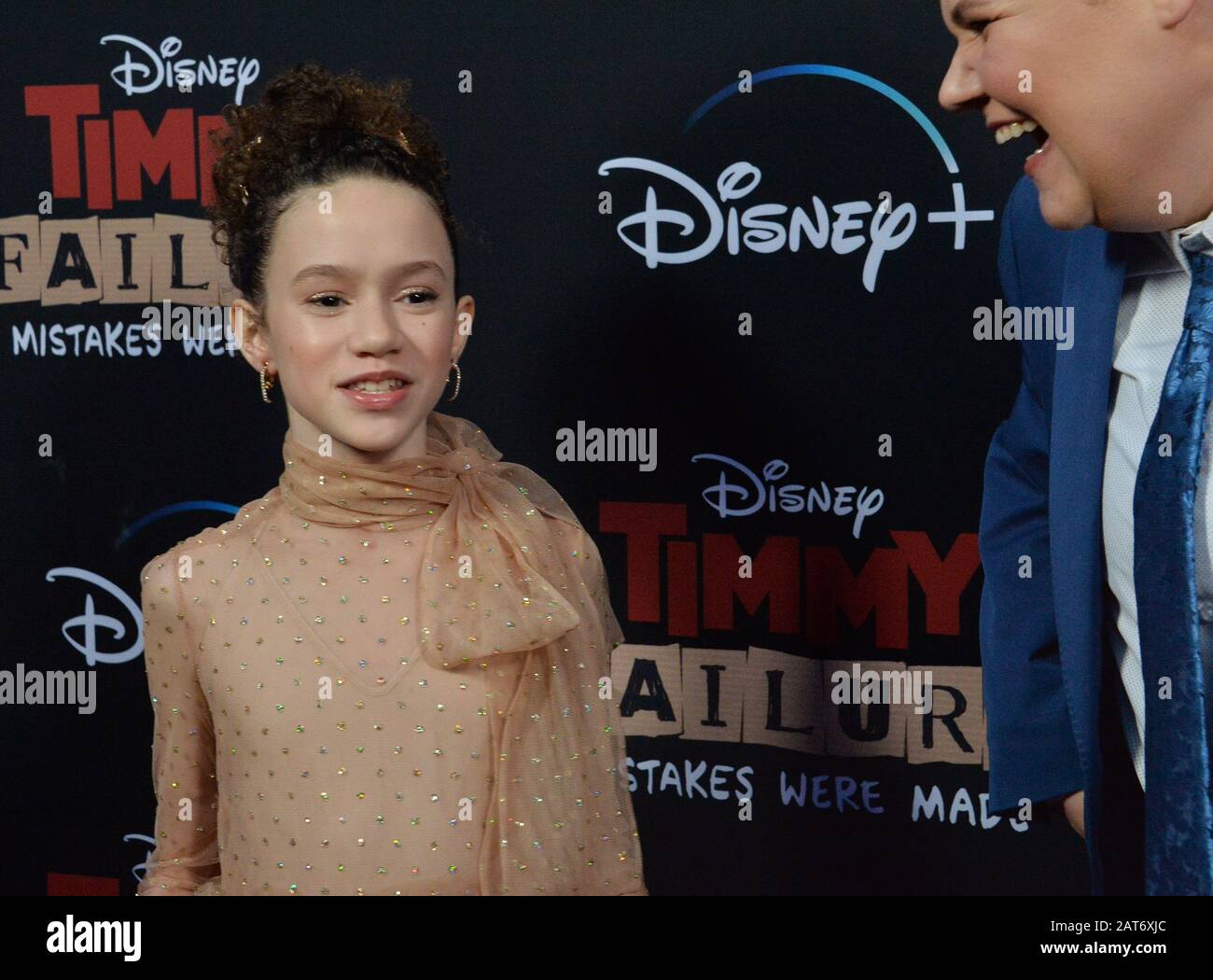 Los Angeles, Stati Uniti. 31st Gen 2020. I membri del cast Chloe Coleman (L) e Caitlin Weierhauser partecipano alla prima del film drammatico fantasy 'Timmy Failure: Errori Sono Stati Fatti' al El Capitan Theater nella sezione di Hollywood di Los Angeles Giovedi, 30 gennaio 2020. Storyline: Sulla base del libro più venduto dello stesso nome, il film segue le esilaranti avventure di eccentrico eroe di deadpan, Timmy Failure, che, insieme al suo partner polare di 1.500 sterline, gestisce Total Failure Inc., un'agenzia investigativa di Portland. Foto di Jim Ruymen/UPI Credit: UPI/Alamy Live News Foto Stock