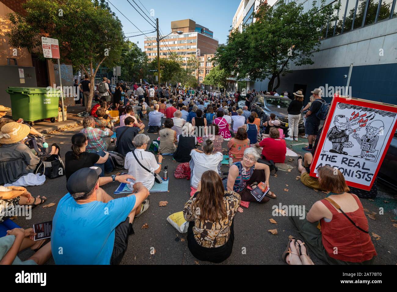 Sydney, NSW, Australia 31 gennaio 2020: Centinaia di attivisti del clima si trovano di fronte a News Corp Australia che chiama i murdoch press liers. Foto Stock