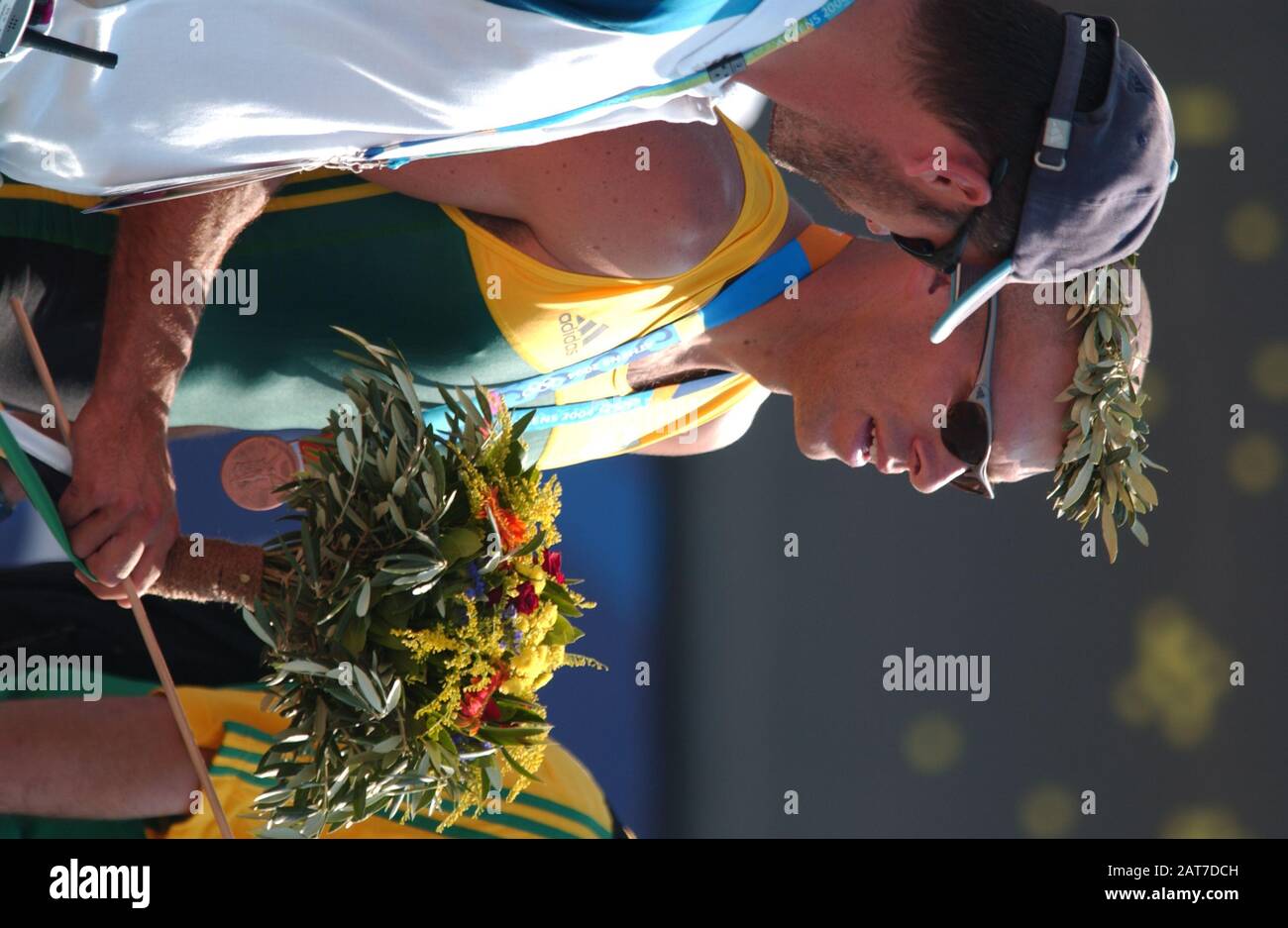 20040828 Giochi Olimpici Atene Grecia [Olympic Rowing Regatta] Lago Schinias Coppia maschile Bronzo medaglia RSA M2- arco Ramone di Clemente e Donavan Cech, celebra dopo aver vinto una medaglia olimpica di bronzo Photo Peter Spurrier email images@intersport-images.com [Mandatory Credit Peter Spurrier/ Intersport Images] Foto Stock