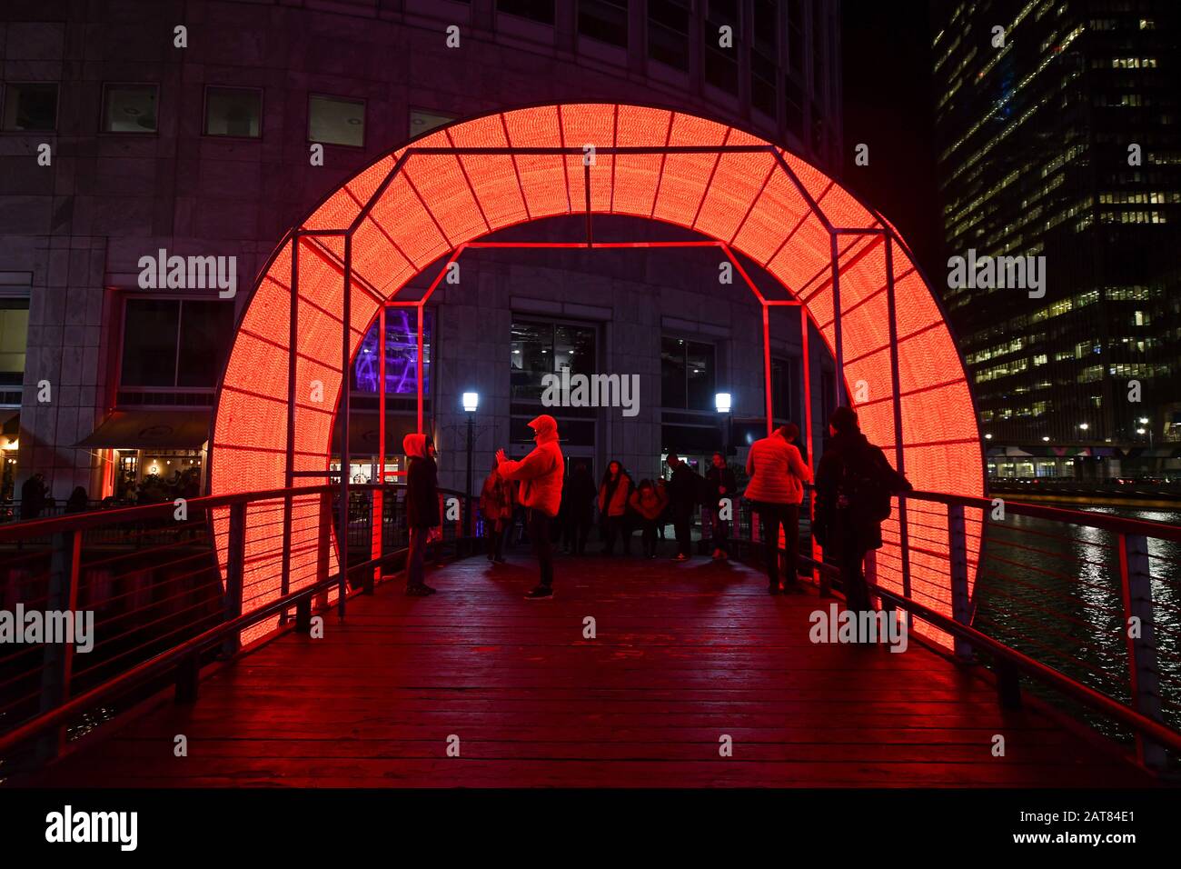 Luci invernali a Canary Wharf 2020, è il 6th anno delle luci. 26 installazioni luminose sparse per la zona di vari artisti di tutto il mondo. Foto della Clew di Ottotto, installazione n° 3 Foto Stock