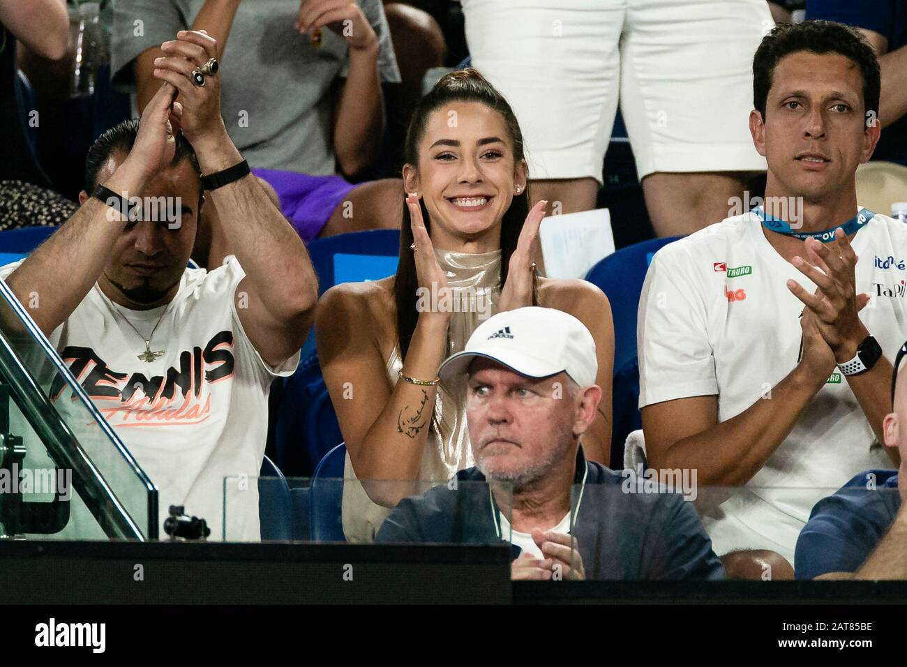 Melbourne, Australia. 31st Gen 2020. Brenda Patea (M), fidanzata di Alexander Zverev dalla Germania, è seduto nella scatola del giocatore durante la partita dei seminari al torneo di tennis Grand Slam Australian Open 2020 a Melbourne, Australia. Credit: Frank Molter/Alamy Live News Foto Stock