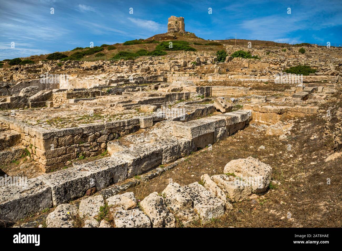 Torre di San Giovanni, ruderi del Sito Archeologico di Tharros, comune di Cabras, provincia di Oristano, Sardegna, Italia Foto Stock