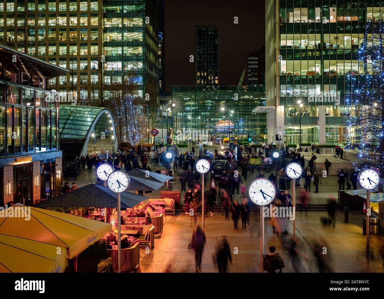 Reuters Plaza a Canary Wharf di notte, inverno 2019 Foto Stock