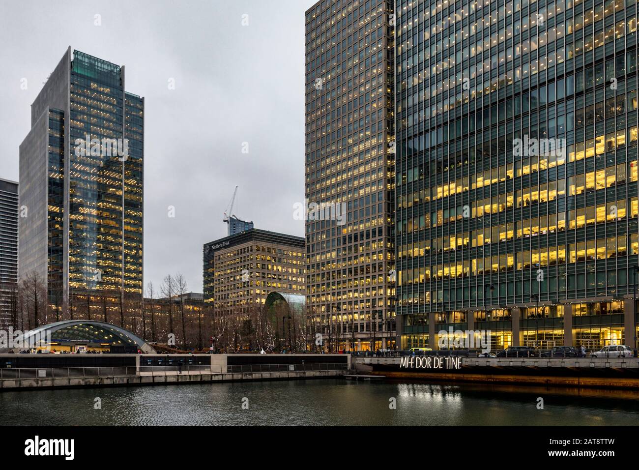 Mi-e Dor De Tine di Daisler Association presso Reuters Plaza. 2020 Winter Lights Festival a Canary Wharf, Londra, Inghilterra. Foto Stock