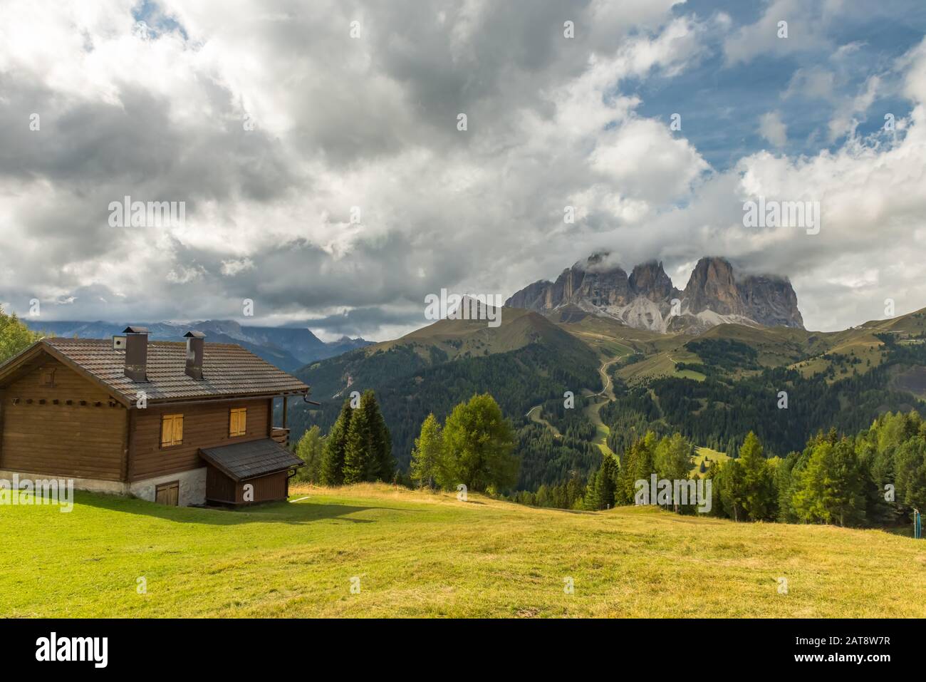 Paesaggio di montagna del Sassolungo o Gruppo del Sasso Lungo, Dolomiti, Italia Foto Stock