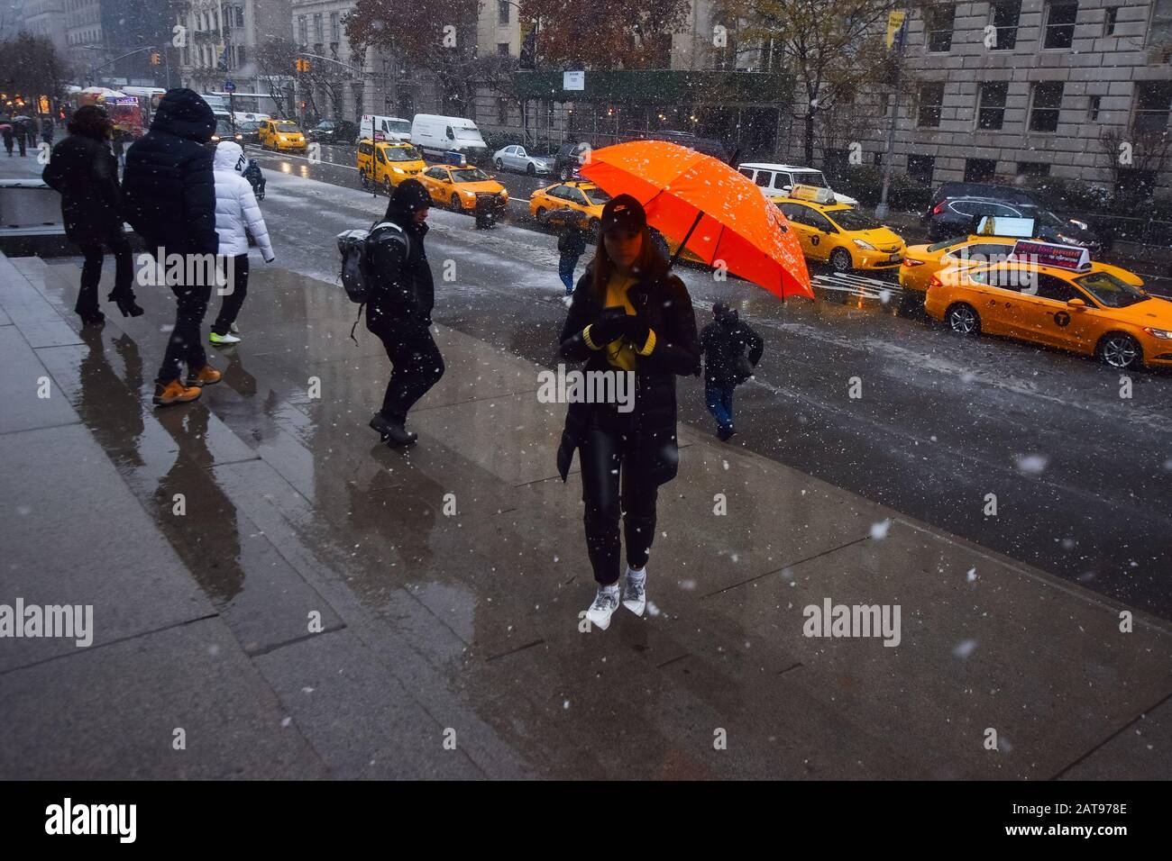 Manhattan, New York, Stati Uniti - 3 Dicembre 2019. Nevicate Sulla 1000 Fifth Avenue, Manhattan, New York. Foto Stock