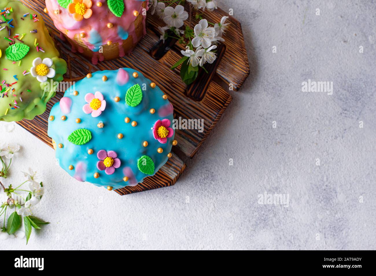 Tradizionale torta di Pasqua con topping Foto Stock