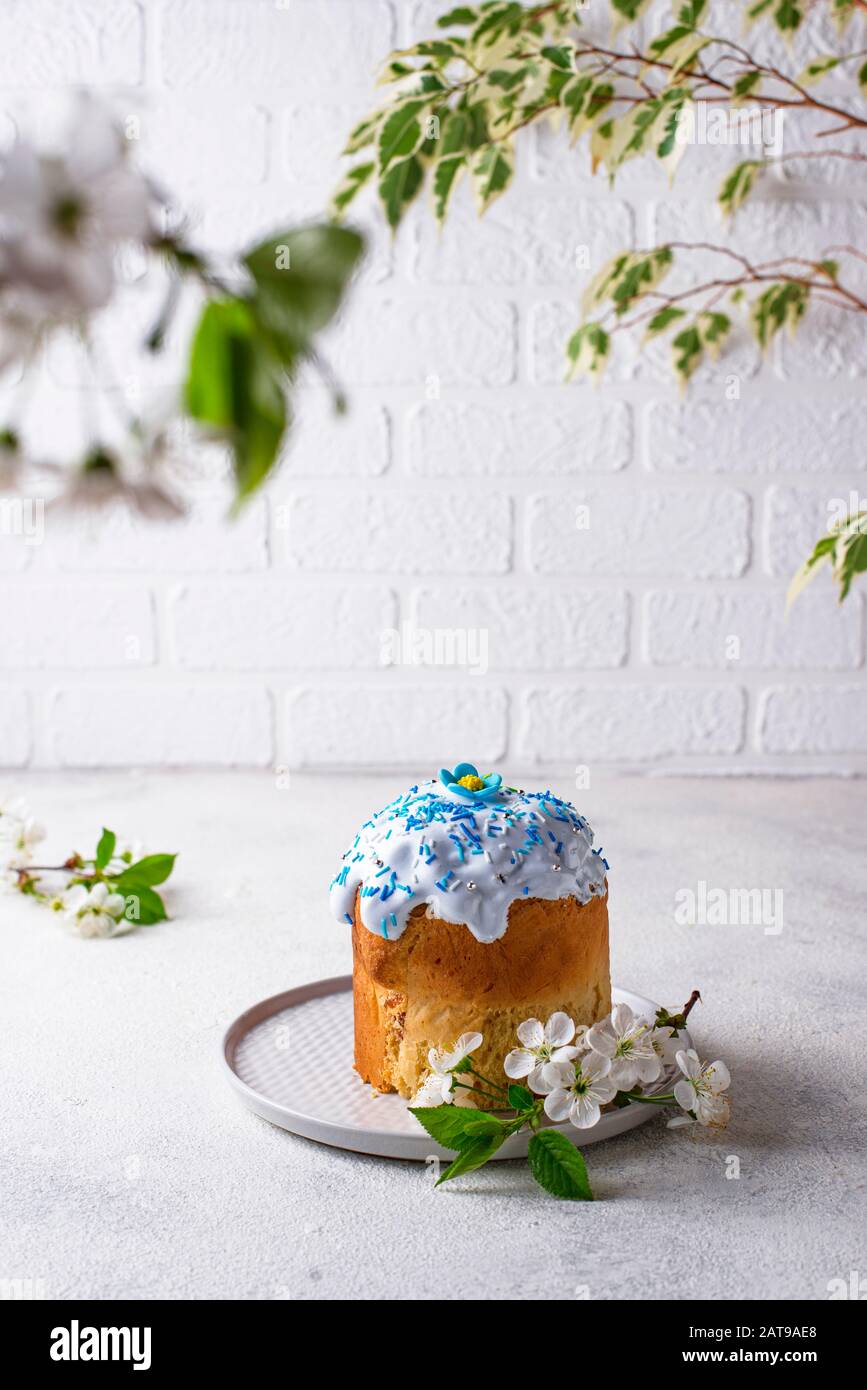 Tradizionale torta di Pasqua con topping Foto Stock