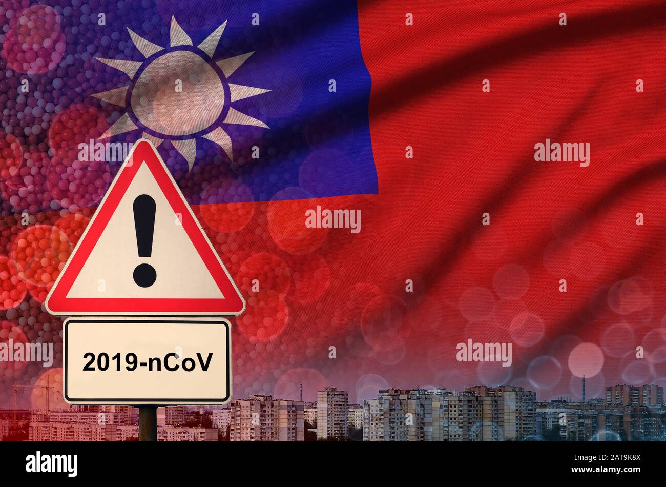 Bandiera di Taiwan e segnale di avviso Coronavirus 2019-nCoV. Concetto di alta probabilità di nuovi focolai di coronavirus attraverso i turisti cinesi in viaggio Foto Stock