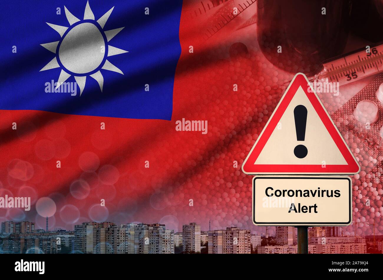 Bandiera di Taiwan e segnale di avviso Coronavirus 2019-nCoV. Concetto di alta probabilità di nuovi focolai di coronavirus attraverso i turisti cinesi in viaggio Foto Stock