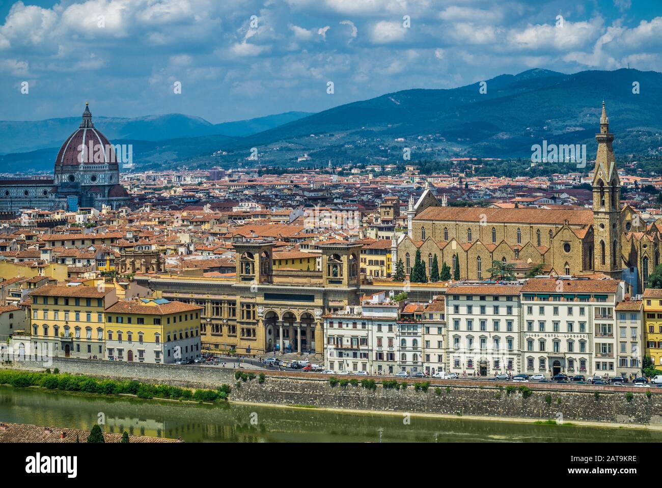 Vista della Biblioteca Nazionale Centrale di Firenze vista da Piazzale Michelangelo, Firenze, Toscana, Italia Foto Stock