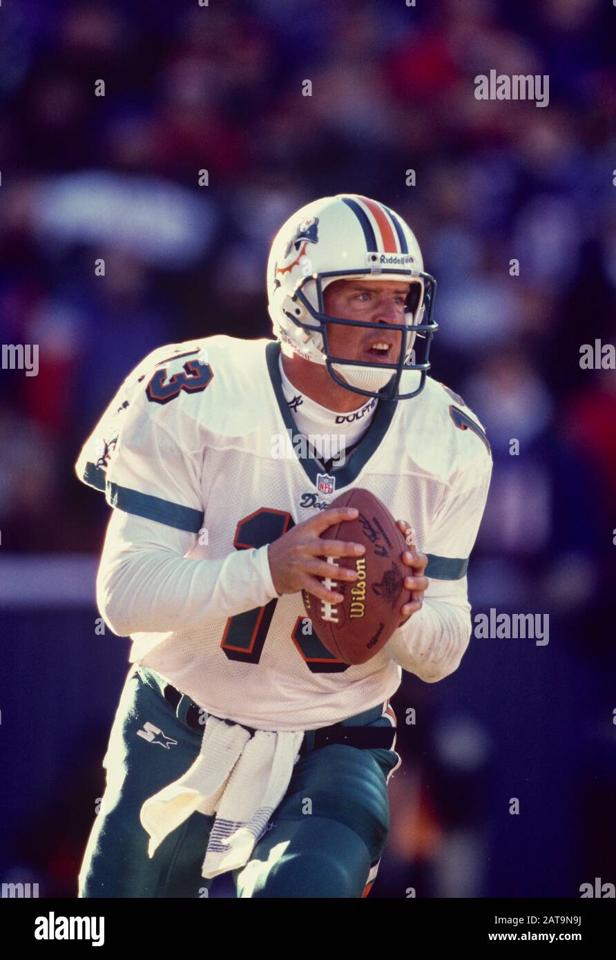 DaN Marino dei Miami Dolphins durante il Nfl Wildcard 12/28/97 Foto Stock