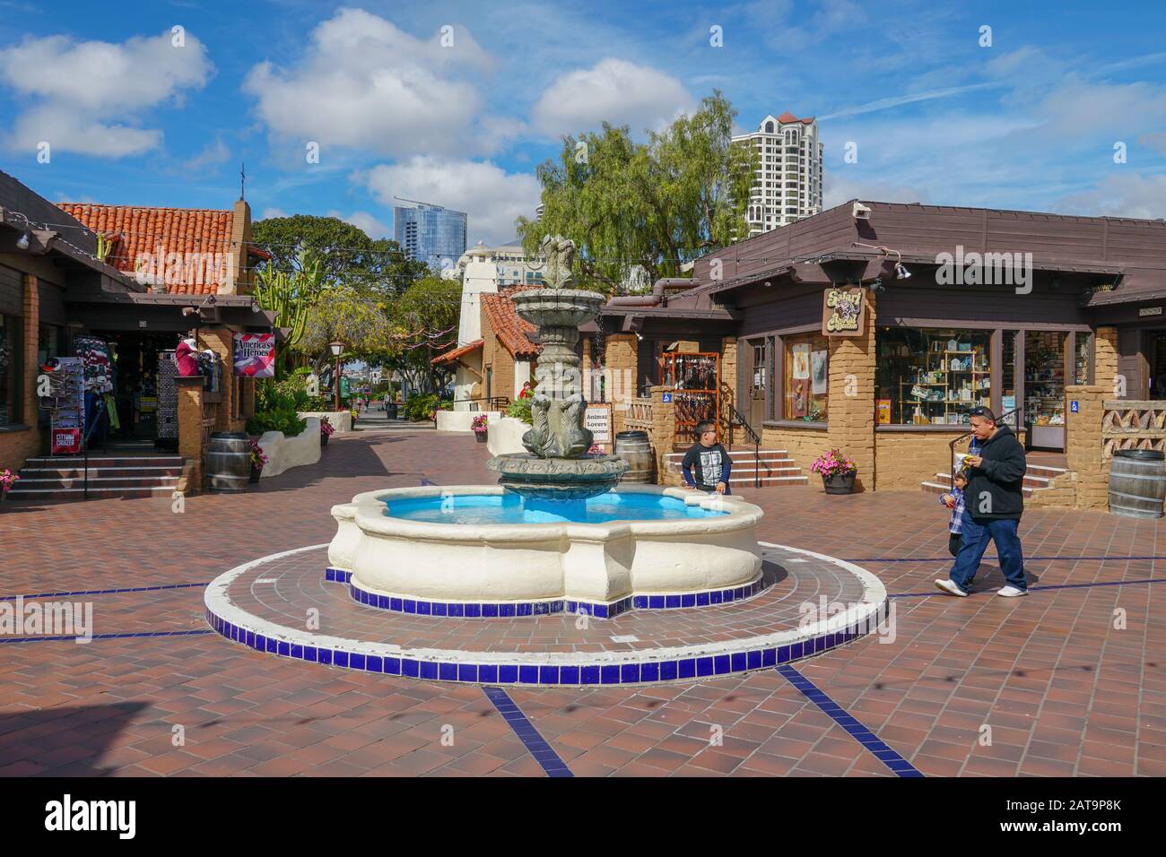 Seaport Village, il complesso per lo shopping e i ristoranti sul lungomare adiacente alla Baia di San Diego nel centro di San Diego, famosa attrazione turistica di viaggio. California. STATI UNITI. . Luglio 13th, 2019 Foto Stock