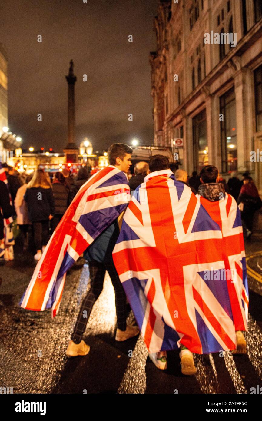 Centro Di Londra, Londra, Regno Unito. 31st Gen 2020. I sostenitori della Brexit celebrano a Trafalgar Square la sera in cui il Regno Unito ha ufficialmente lasciato l’Unione europea. Credito: Ernesto rogata/Alamy Live News Foto Stock