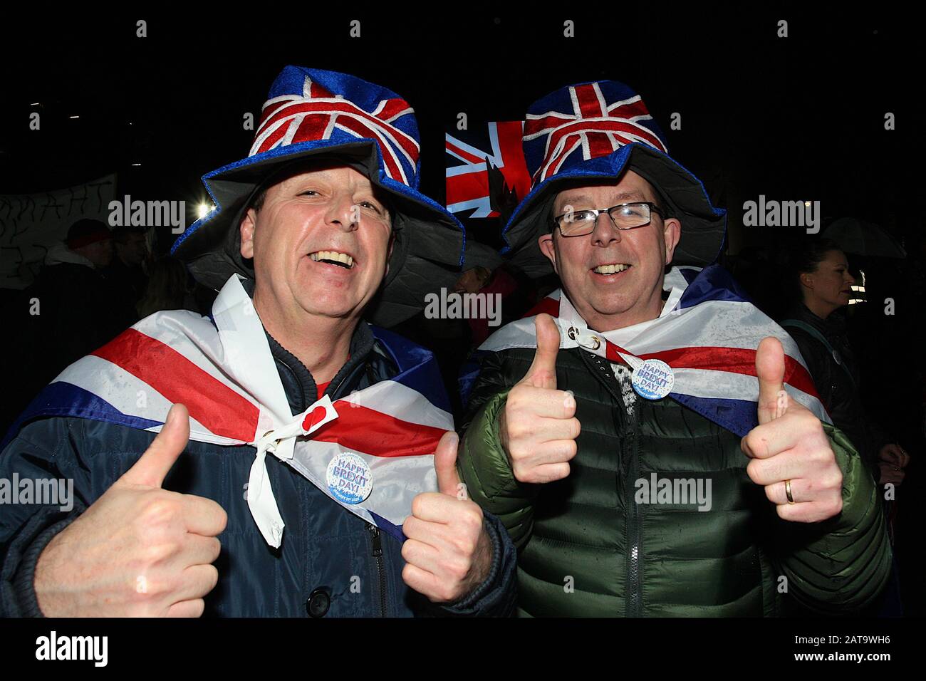 I sostenitori della Brexit si incontrano a Parliament Square a Londra per celebrare la vittoria del voto all’uscita e che il Regno Unito ha ora ufficialmente lasciato l’UE Foto Stock