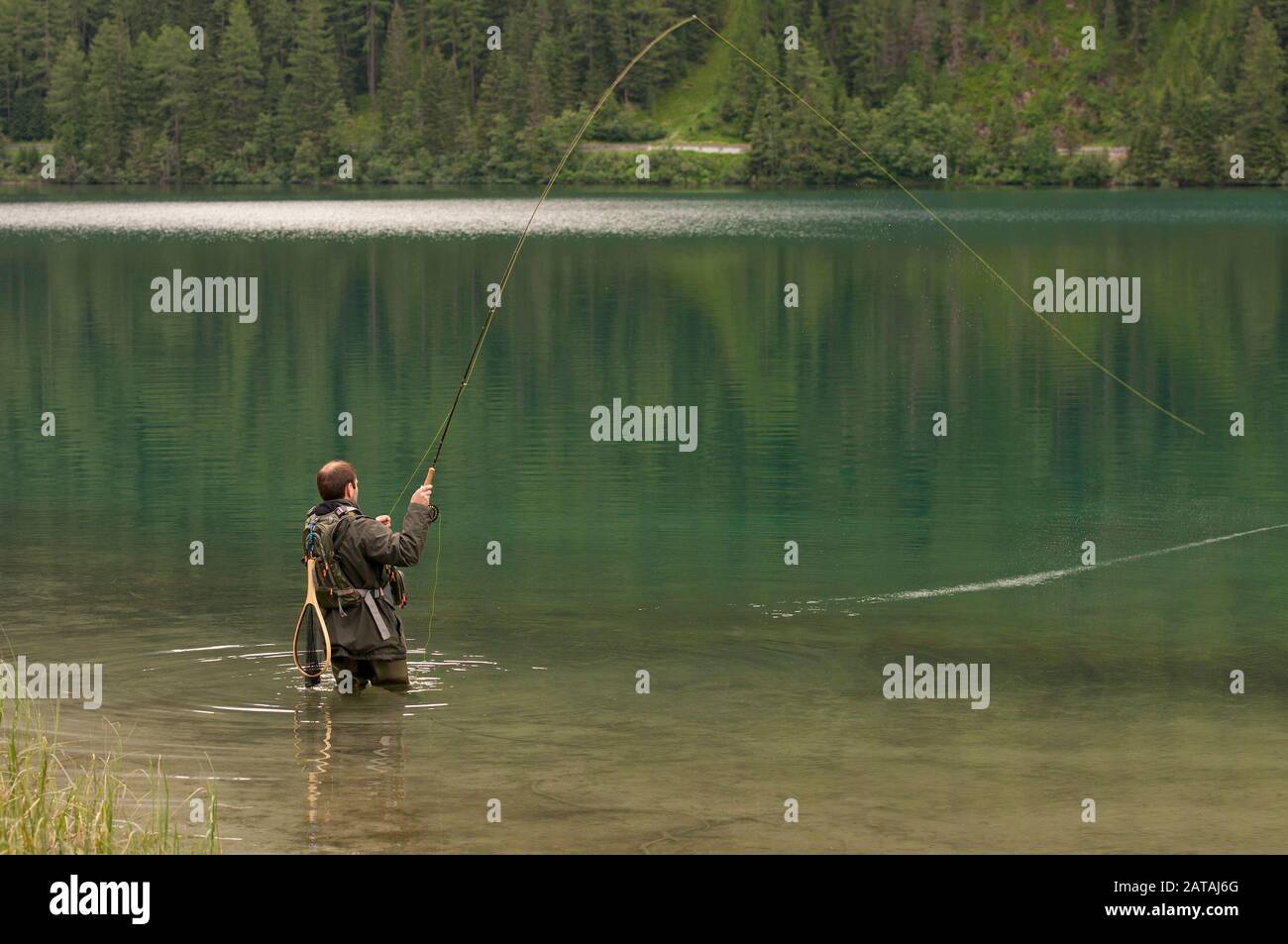 Pesca Nel Lago Anterselva (Anterselva See), Osttirol, Trentino Alto Adige, Italia Foto Stock