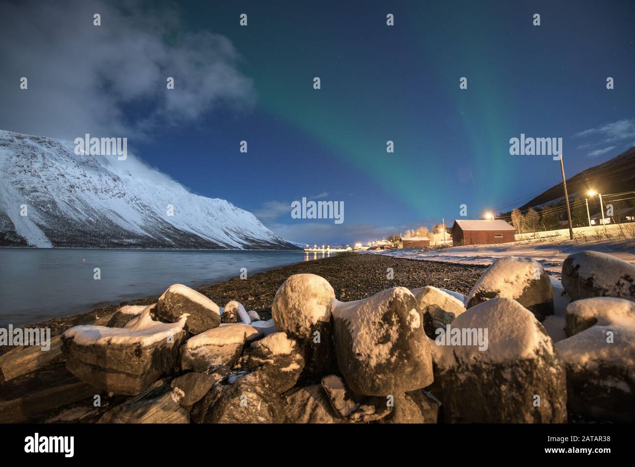 Nordmannvik sulle rive del fiordo di Lyngen, Norvegia Foto Stock