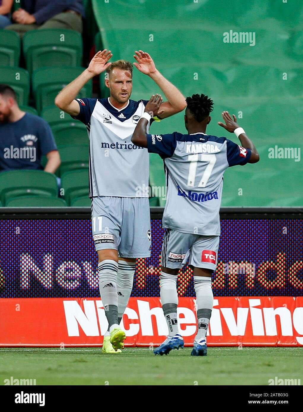 Perth, Australia. 01st Feb, 2020. 1st Febbraio 2020; HBF Park, Perth, Western Australia, Australia; A League Football, Perth Glory Versus Melbourne Victory; Ola Toivonen di Melbourne Victory festeggia il punteggio nel minuto 24th per fare il punteggio 1-0 a Melbourne Credit: Action Plus Sports Images/Alamy Live News Foto Stock