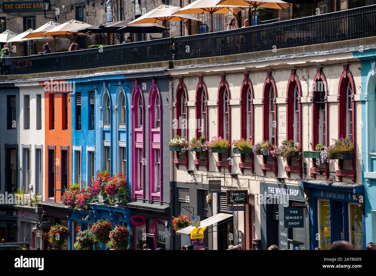 West Bow e Victoria Street nel centro storico. Fotografia di viaggio/paesaggio urbano di Edimburgo di Pep Masip. Foto Stock