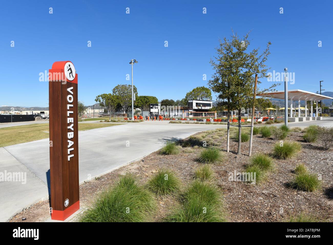 Irvine, CALIFORNIA - 31 JAN 2020: Campo dello stadio di Pallavolo di sabbia al Parco Grande della Contea di Orange. Foto Stock
