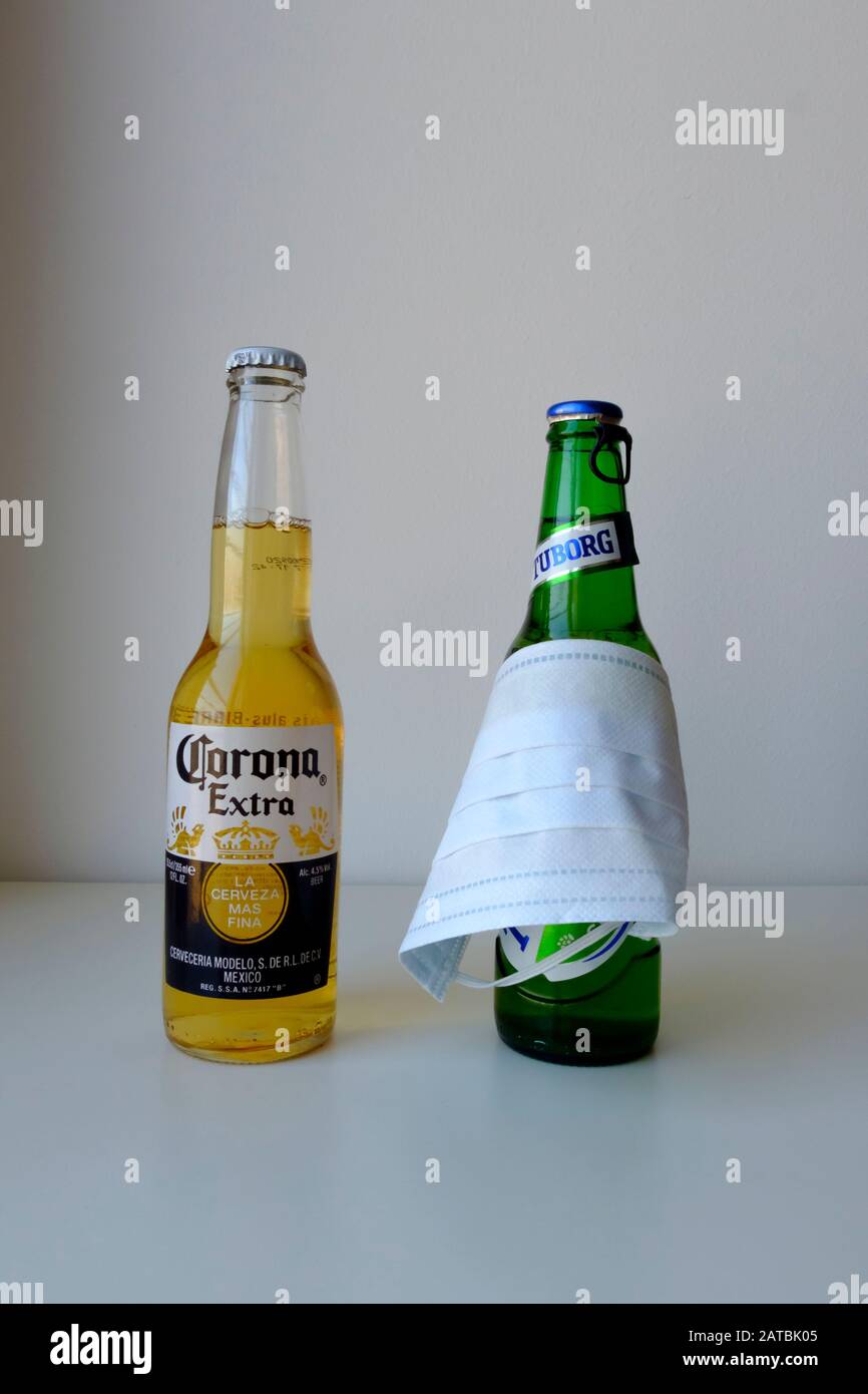 La gente sembra pensare che la birra Corona sia legata all'esplosione mortale del coronavirus di Wuhan, poiché le ricerche per il virus della birra Corona sono in tendenza. Foto Stock
