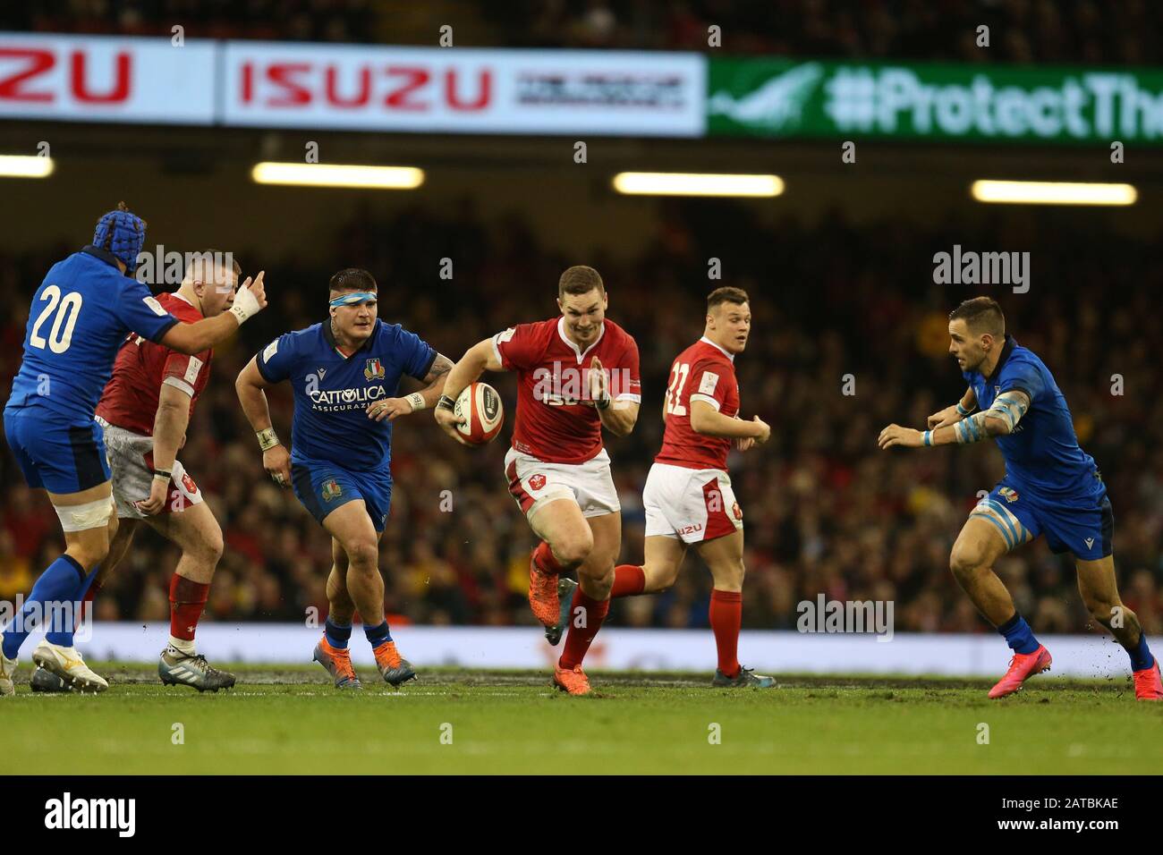 Cardiff, Regno Unito. 01st Feb, 2020. George North of Wales fa una pausa. Galles / Italia, Guinness Six Nations Championship 2020 incontro internazionale di rugby al Principato di Cardiff, Galles, Regno Unito sabato 1st febbraio 2020. PIC by Andrew Orchard/Alamy Live News ATTENZIONE FOTO DISPONIBILE SOLO PER USO EDITORIALE Foto Stock