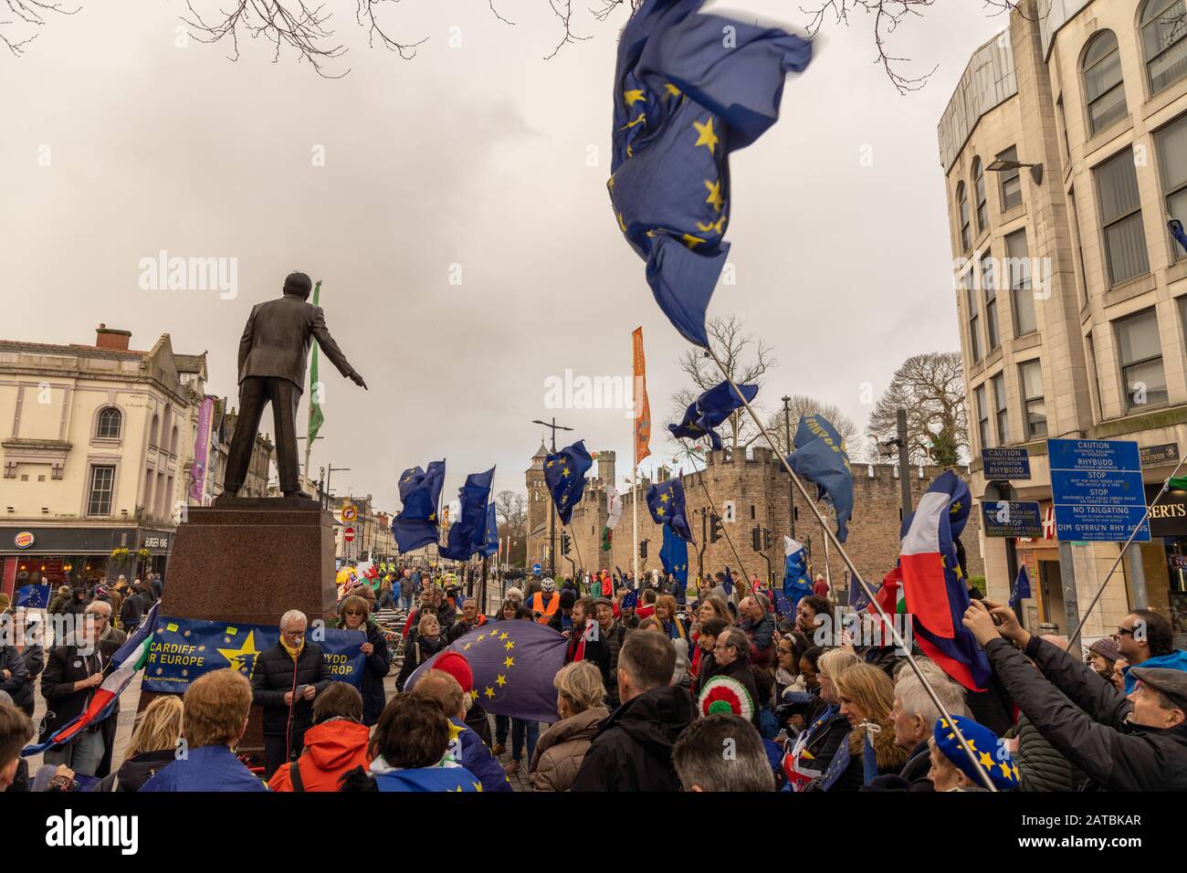 Cardiff, Galles, Regno Unito. 1st febbraio. 2020. Restano, l’UE e i sostenitori Della Riunificazione si riuniscono a Cardiff il primo giorno in cui il Regno Unito si trova al di fuori dell’Unione europea dopo la Brexit. Cardiff, Galles, Regno Unito. Credito: Haydn Denman/Alamy Live News Foto Stock