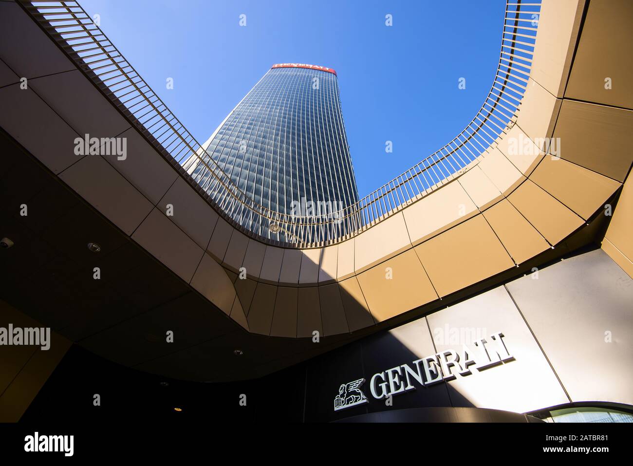 Milano, ITALIA - 31 GENNAIO 2020: Grattacielo Torre generali progettato da Zaha Hadid architetti, sede del Gruppo generali a Milano presso il commercio Foto Stock