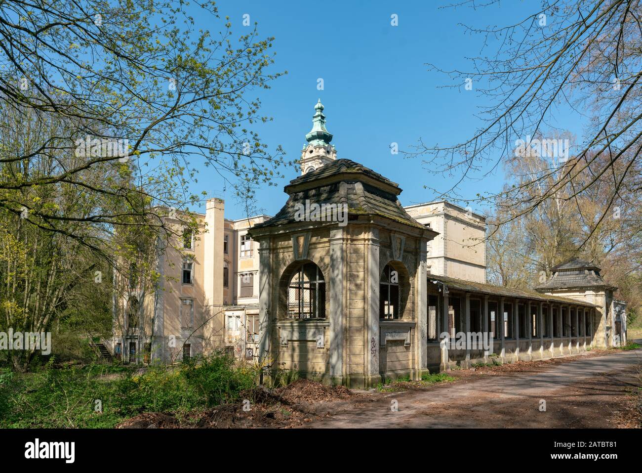 Wandlitz, Brandeburgo, Germania - 17 aprile 20019: Le rovine dello Schloss Dammsmuehle Foto Stock