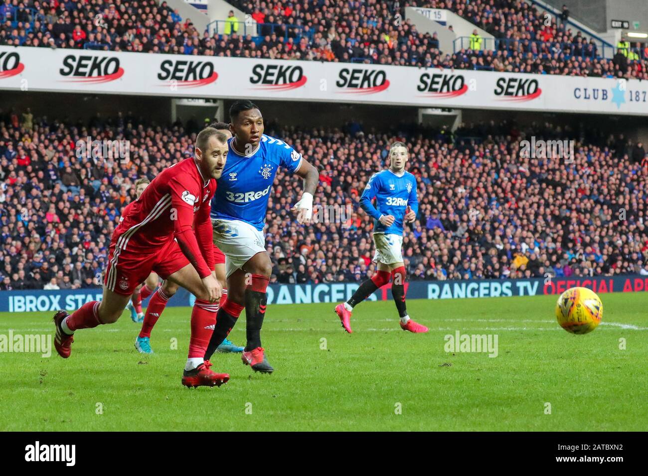 Glasgow, Regno Unito. 01st Feb, 2020. Il Rangers FC ha giocato ad Aberdeen presso il campo di baseball delle squadre di Glasgow presso lo stadio di football Ibrox in una partita della Scottish Premiere League. Gli ultimi due giochi tra queste squadre hanno portato ad una vittoria di 5 - 0 per Rangers a Ibrox e ad un pareggio di 2 - 2 a Pittodrie, la casa di Aberdeen, così in punti di campionato questo è un gioco importante per entrambe le squadre. Il gioco ha finito 0 - 0. Credito: Findlay/Alamy Live News Foto Stock