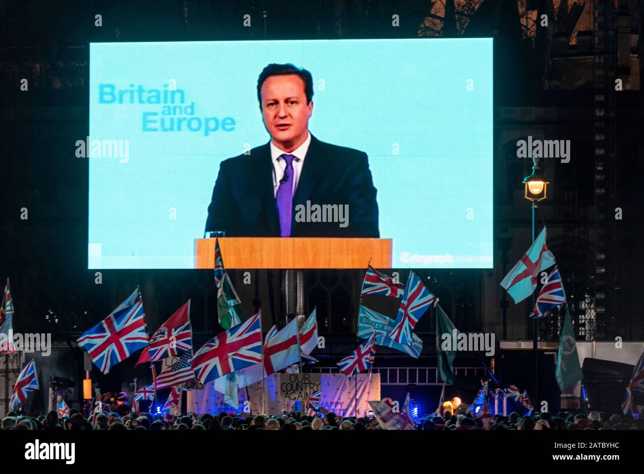 David Cameron ha suonato sul grande schermo durante la celebrazione dell’evento di Parliament Square il giorno della Brexit, 31 gennaio 2020, a Londra, Regno Unito Foto Stock