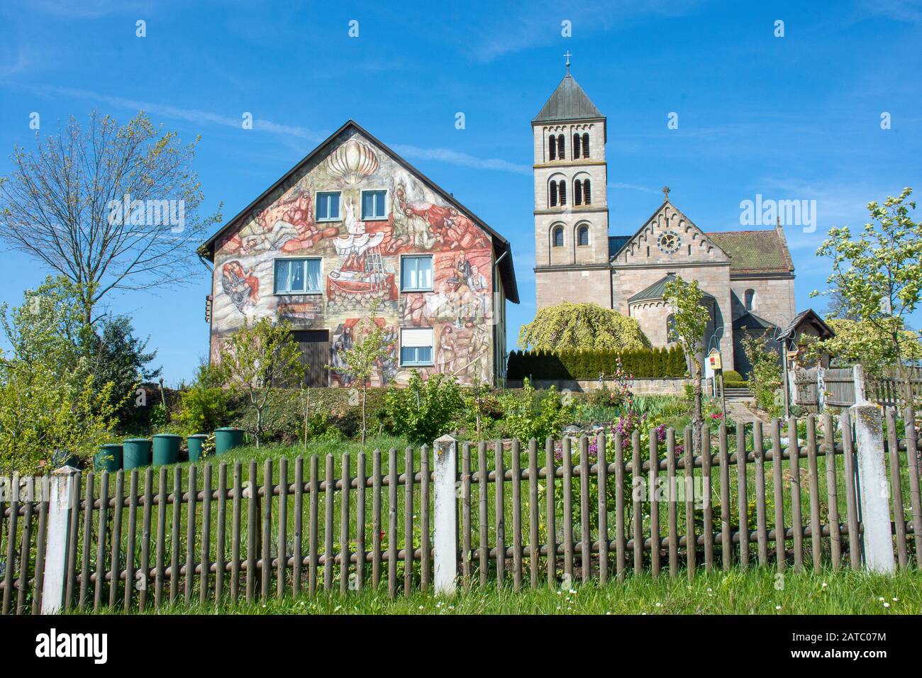 Jakobuskirche Und Jakobushaus Hohenberg • Ostalbkreis, Baden-Württemberg, Deutschland Foto Stock