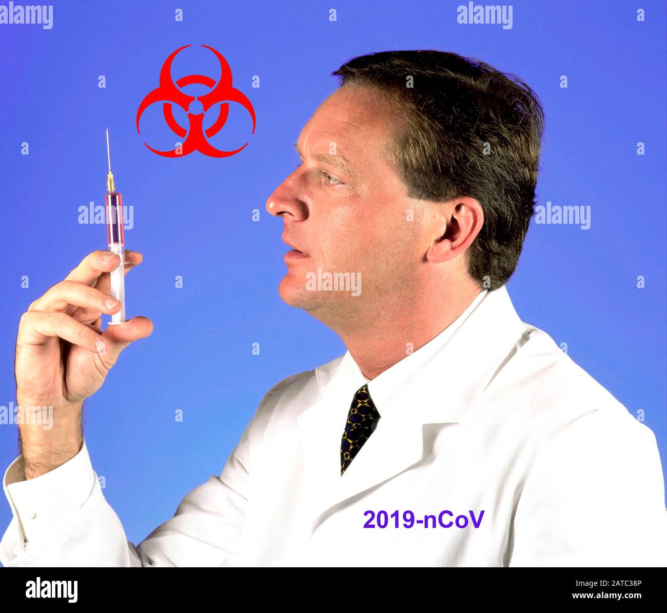 Arzt mit Spritze, Impfstoff, Corona.-Virus, 2019-nCoV, Foto Stock