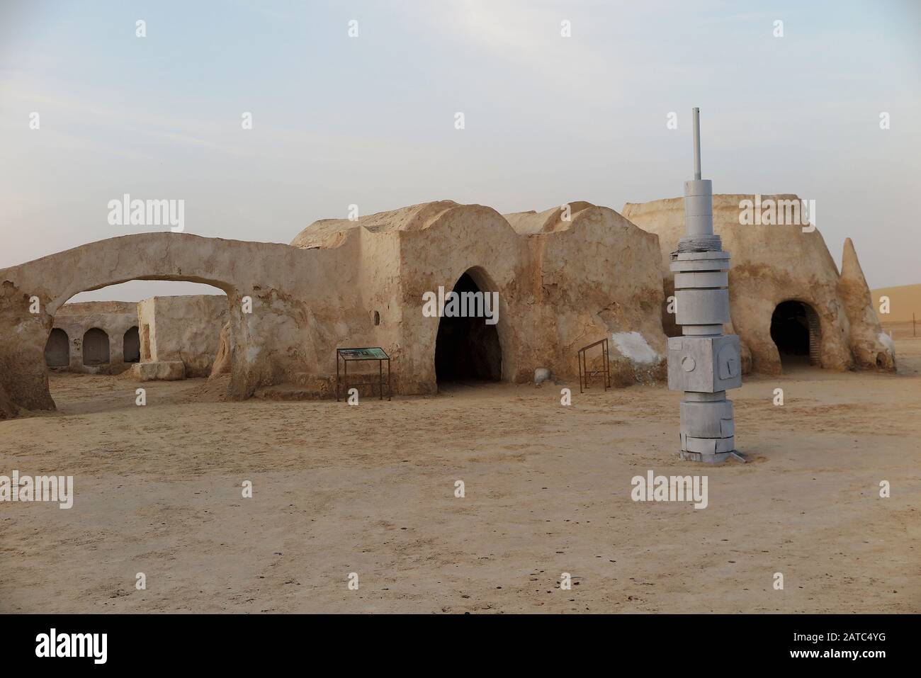 Strutture nel deserto del Sahara, utilizzato come scene per Guerre Stellari Foto Stock