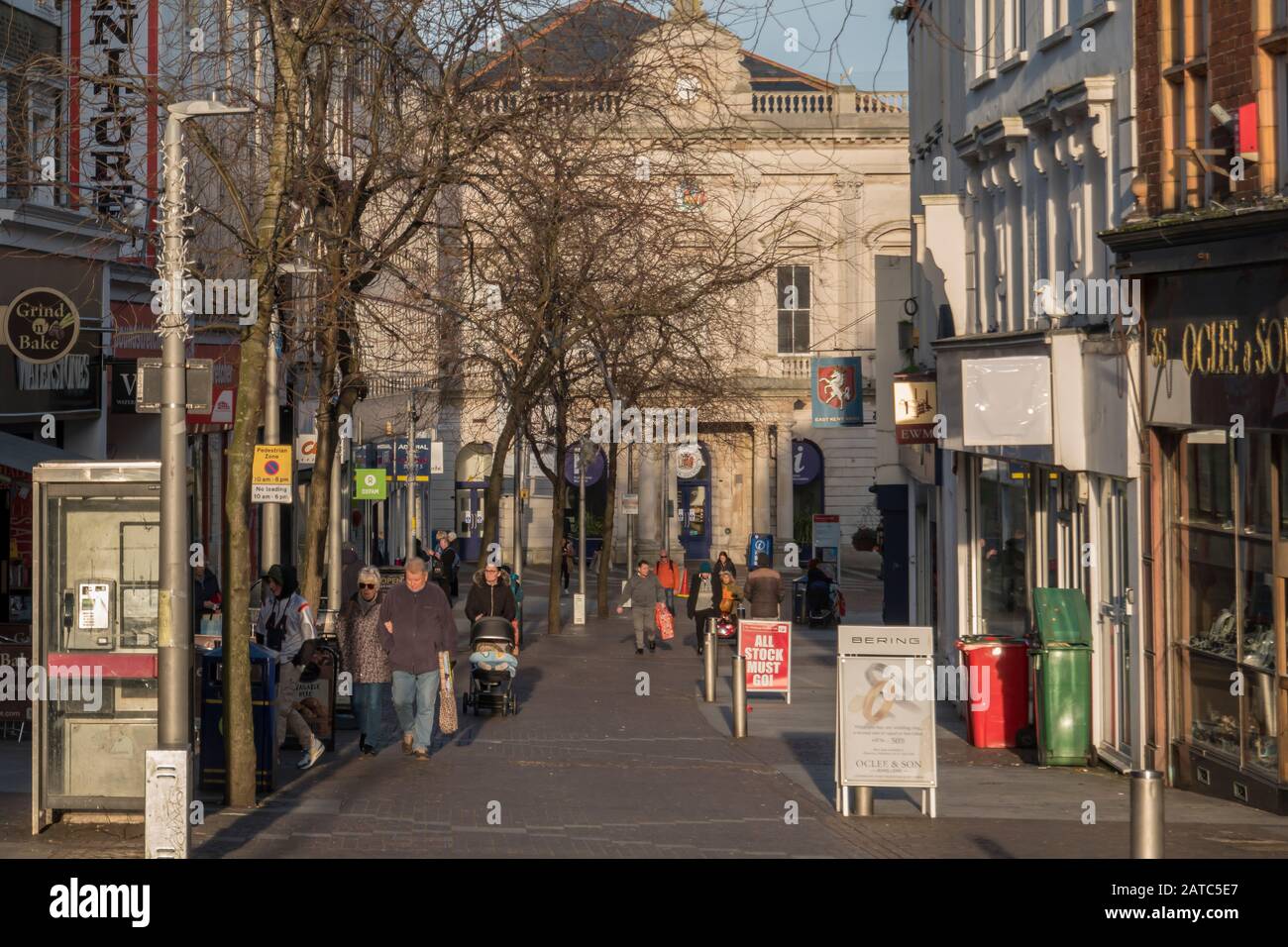 High Street, Folkestone, Kent, Shopping Invernale, Foto Stock