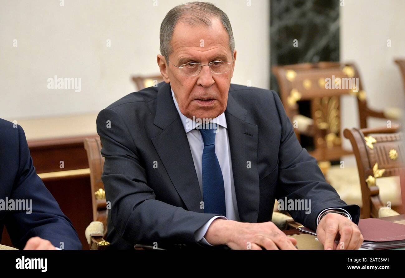 Mosca, Russia. 31st Gen 2020. Il Ministro degli Esteri russo Sergei Lavrov prima di un incontro con i membri permanenti del Consiglio di sicurezza, ospitato dal Presidente Vladimir Putin al Cremlino il 31 gennaio 2020 a Mosca, Russia. Credit: Alexei Druzhinin/Kremlin Pool/Alamy Live News Foto Stock