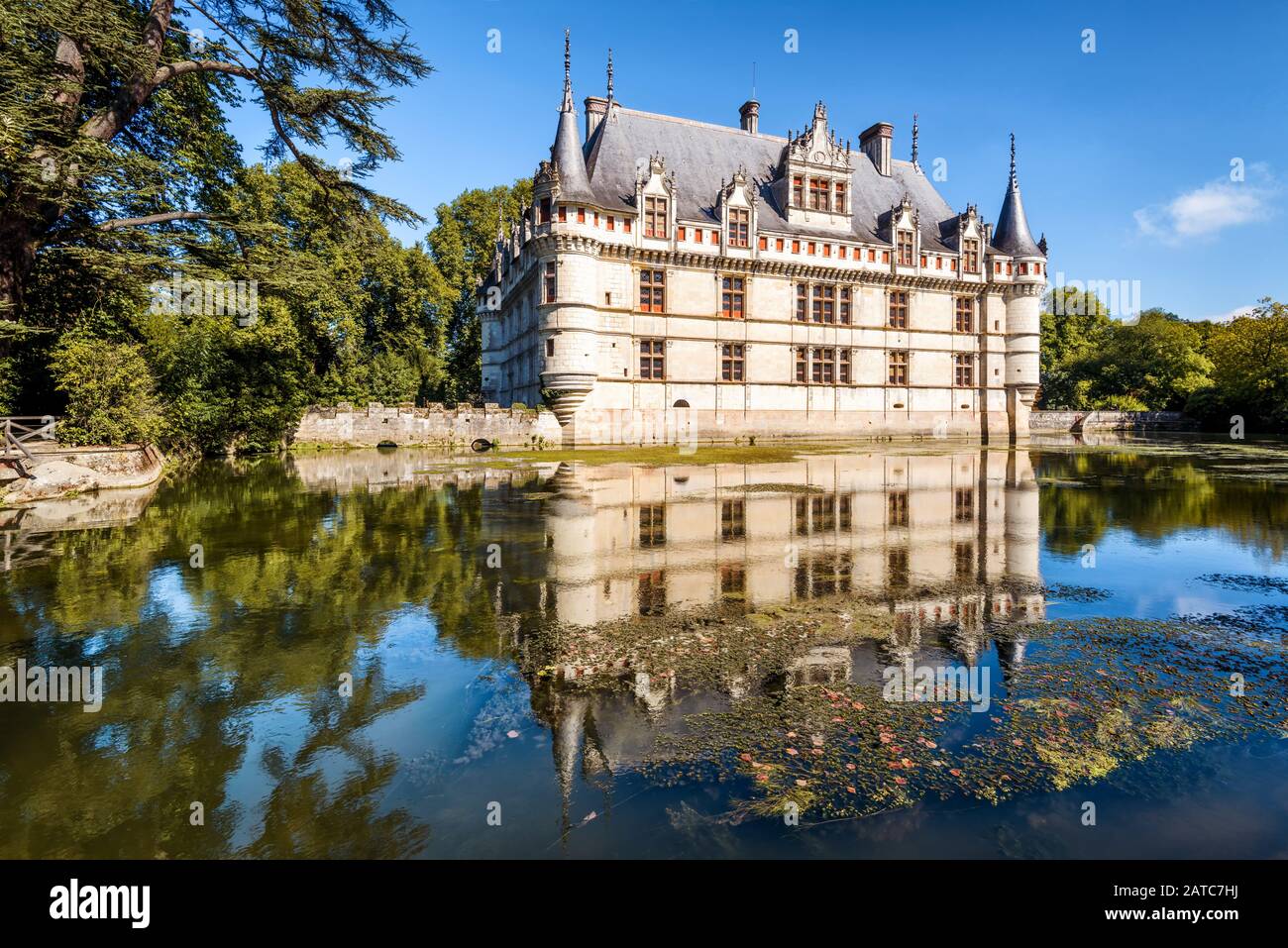Il castello di Azay-le-Rideau, Francia. Questo castello si trova nella Valle della Loira, è stato costruito dal 1515 al 1527, uno dei primi Rinascimento francese Foto Stock