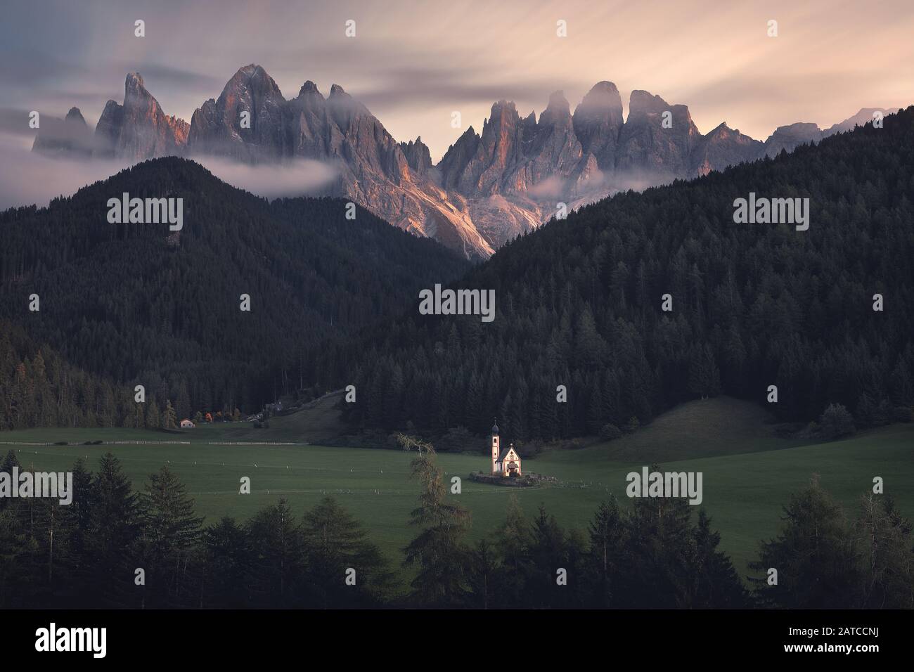 Chiesa Di San Giovanni, Funes, Dolomiti, Italia Foto Stock