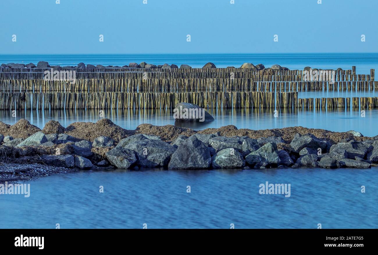 La protezione costiera è di grande importanza a causa del cambiamento climatico e del conseguente aumento del livello del mare. Foto Stock