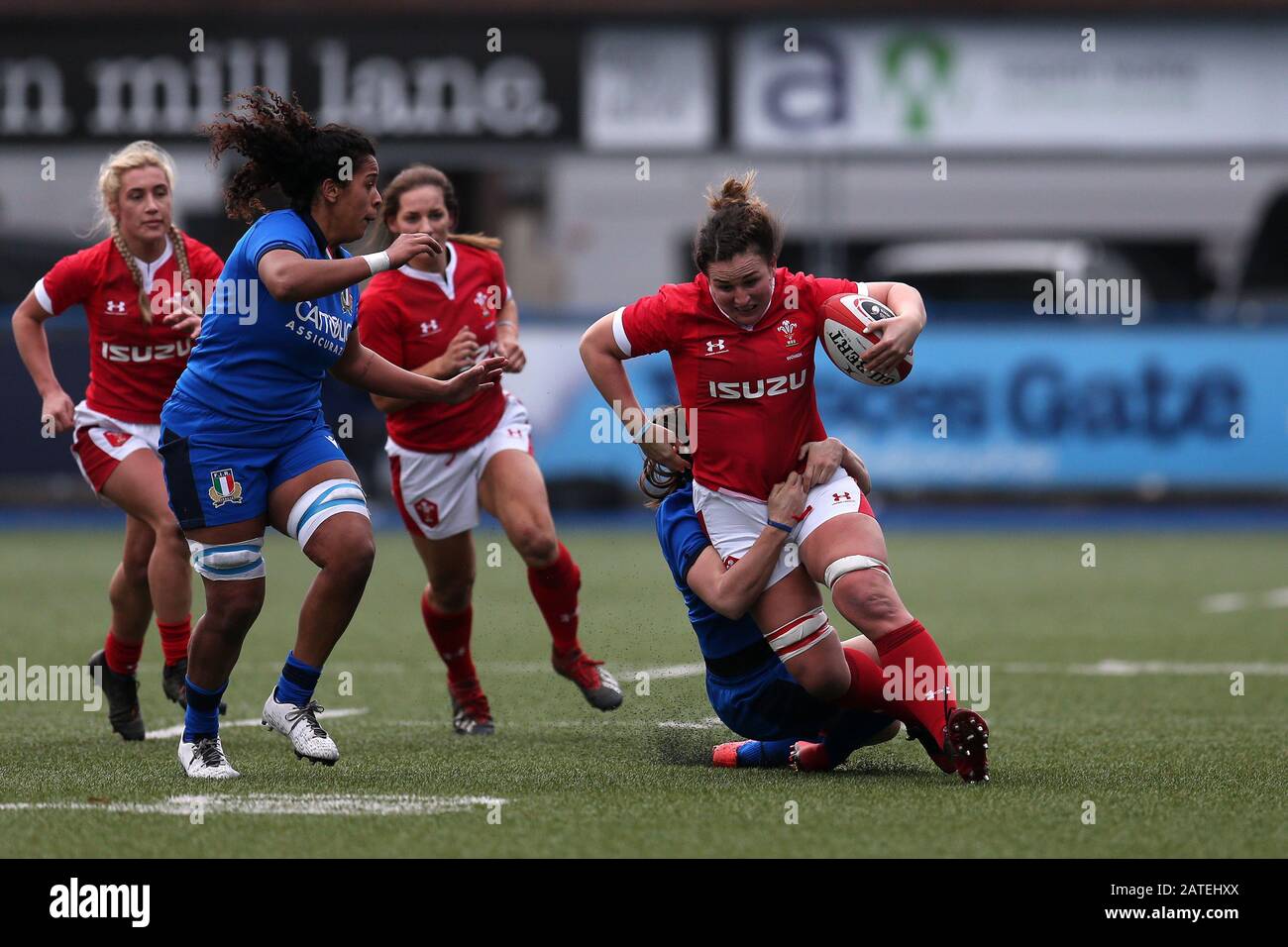 Cardiff, Regno Unito. 02nd Feb, 2020. Siwan Lillicrap del Galles è affrontato. Galles / Italia, Womens Six Nations Championship 2020 International rugby Match al BT Sport Cardiff Arms Park di Cardiff, Galles, Regno Unito Domenica 2nd Febbraio 2020. PIC by Andrew Orchard/Andrew Orchard sports photography /Alamy Live News EDITORIALE USE ONLY Credit: Andrew Orchard sports photography/Alamy Live News Foto Stock