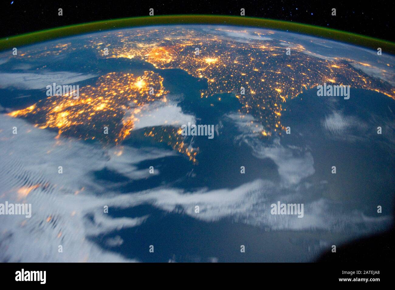 ISS - 15 ottobre 2011 - l'aurora boreale - come visto da un astronauta dalla Stazione spaziale Internazionale sul Regno Unito e m Foto Stock