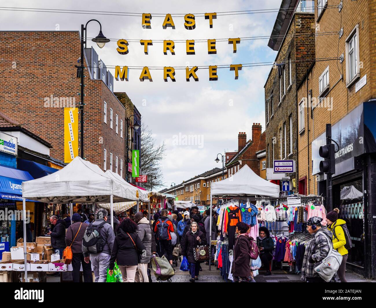 Mercato Di East Street A Walworth South London. Il mercato è conosciuto anche localmente come "The Lane", o "East Lane". Foto Stock